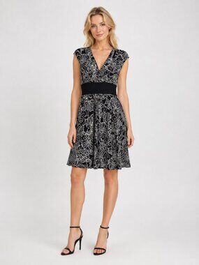 2/$30 White House Black Market Floral Print Fit and Flare Dress XS #A0691